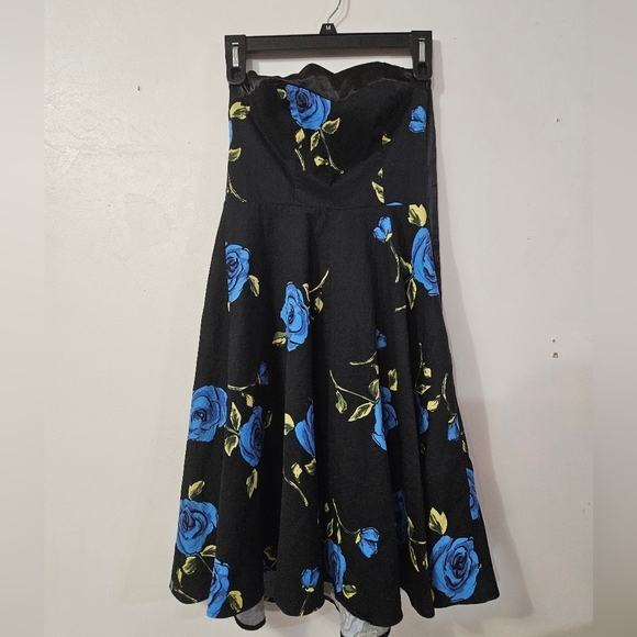 dress tells Dresses & Skirts - Dress Tells Prom/formal Black Mini Dress With Blue Flowers!